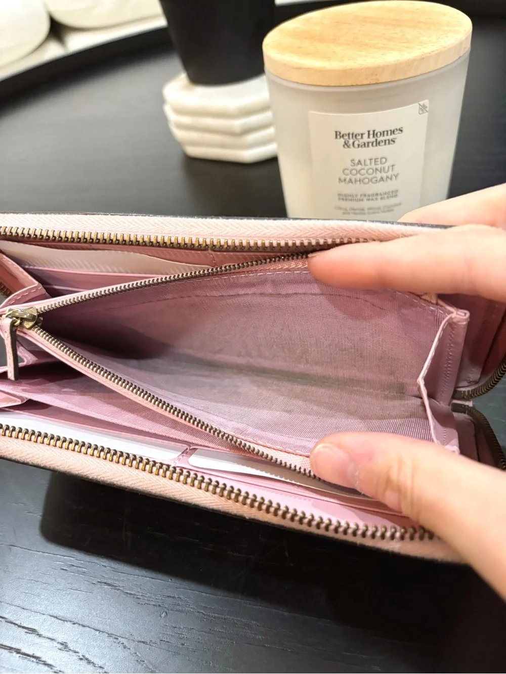 Gucci GG Supreme Monogram Strawberry Zip Around Wallet Light Pink